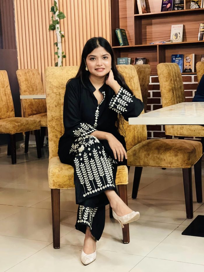ব্ল্যাক ব্যাড়ি এমব্রয়ডারি করা সুতি কাপড়ের টু-পিস - Image 1