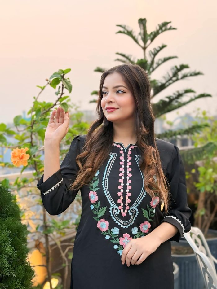 🌸Mira Embroidery Hand Mirror Work Suit💚 - Image 4
