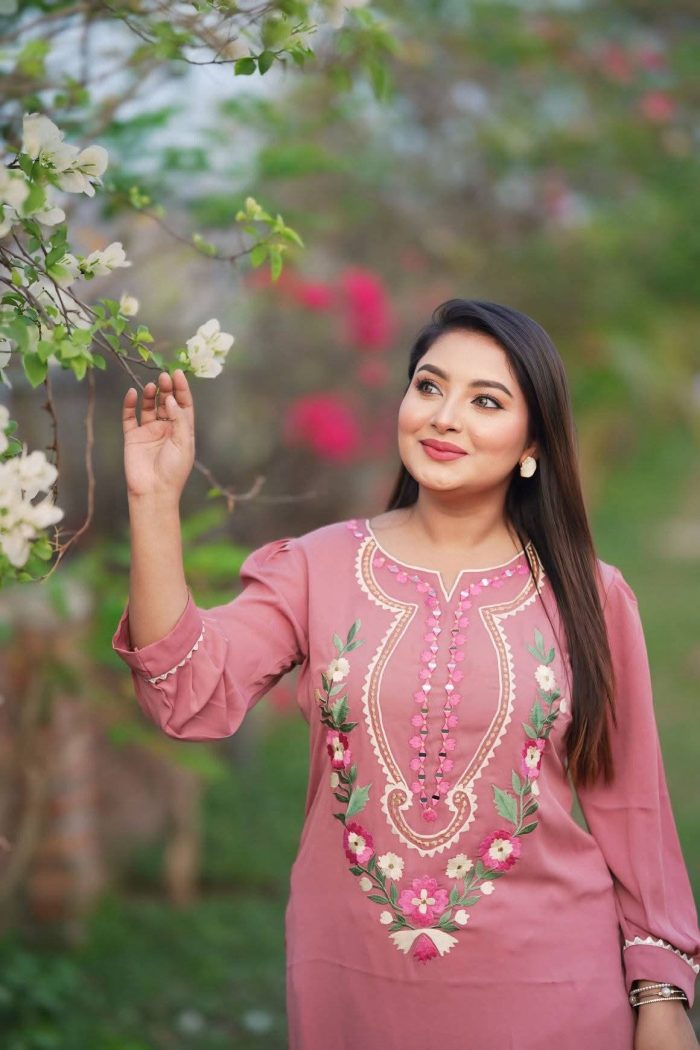 🌸Mira Embroidery Hand Mirror Work Suit💚 - Image 9