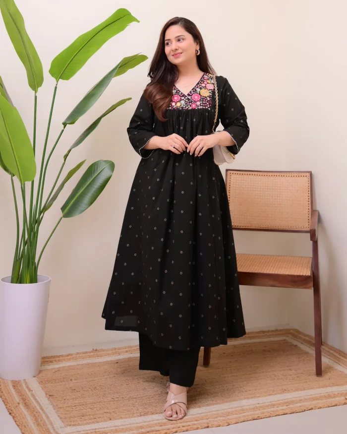 🌸Sara Embroidery Work And Afsan Print Suit💚 - Image 7