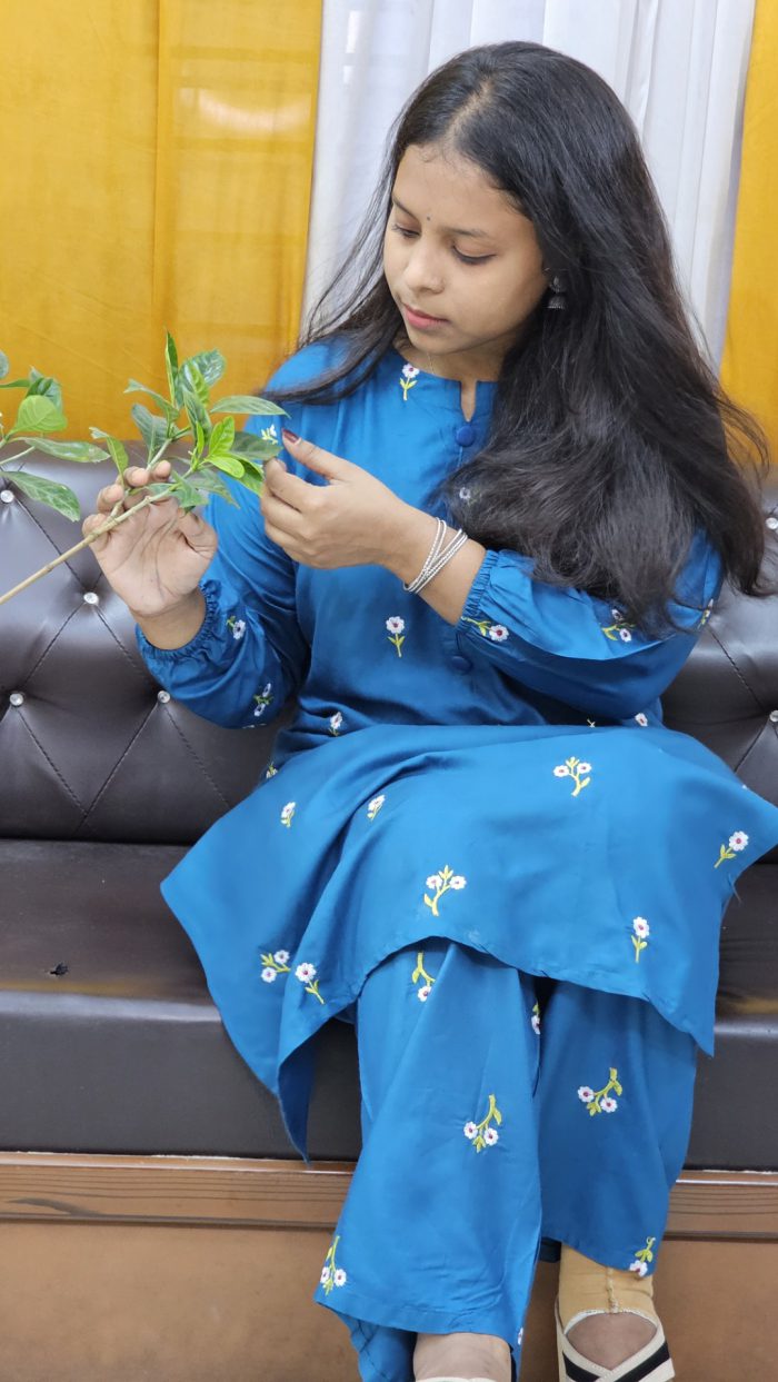 🌸 Flower Lite – Stylish Floral Kurti - Image 3