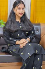 🌸 Flower Lite – Stylish Floral Kurti